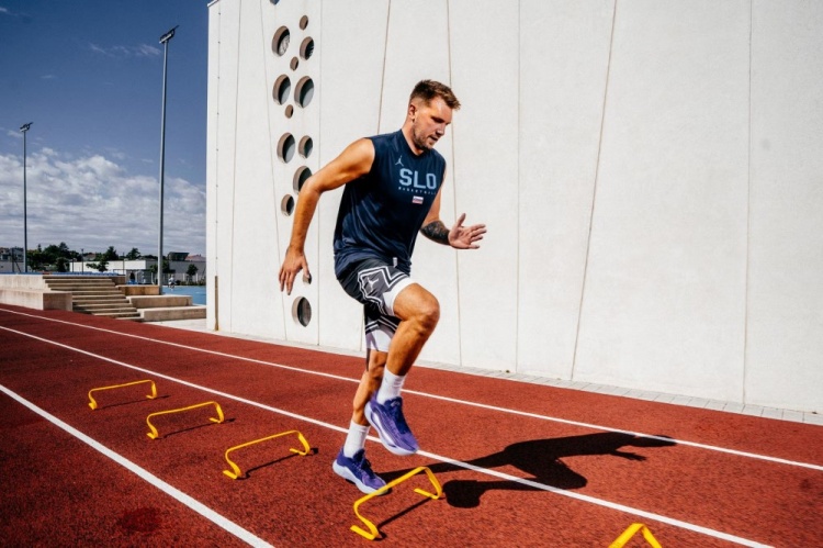 世俱杯买球下注-韦斯利-约翰逊谈东契奇减肥：不止是做给别人看 他想要重回总决赛